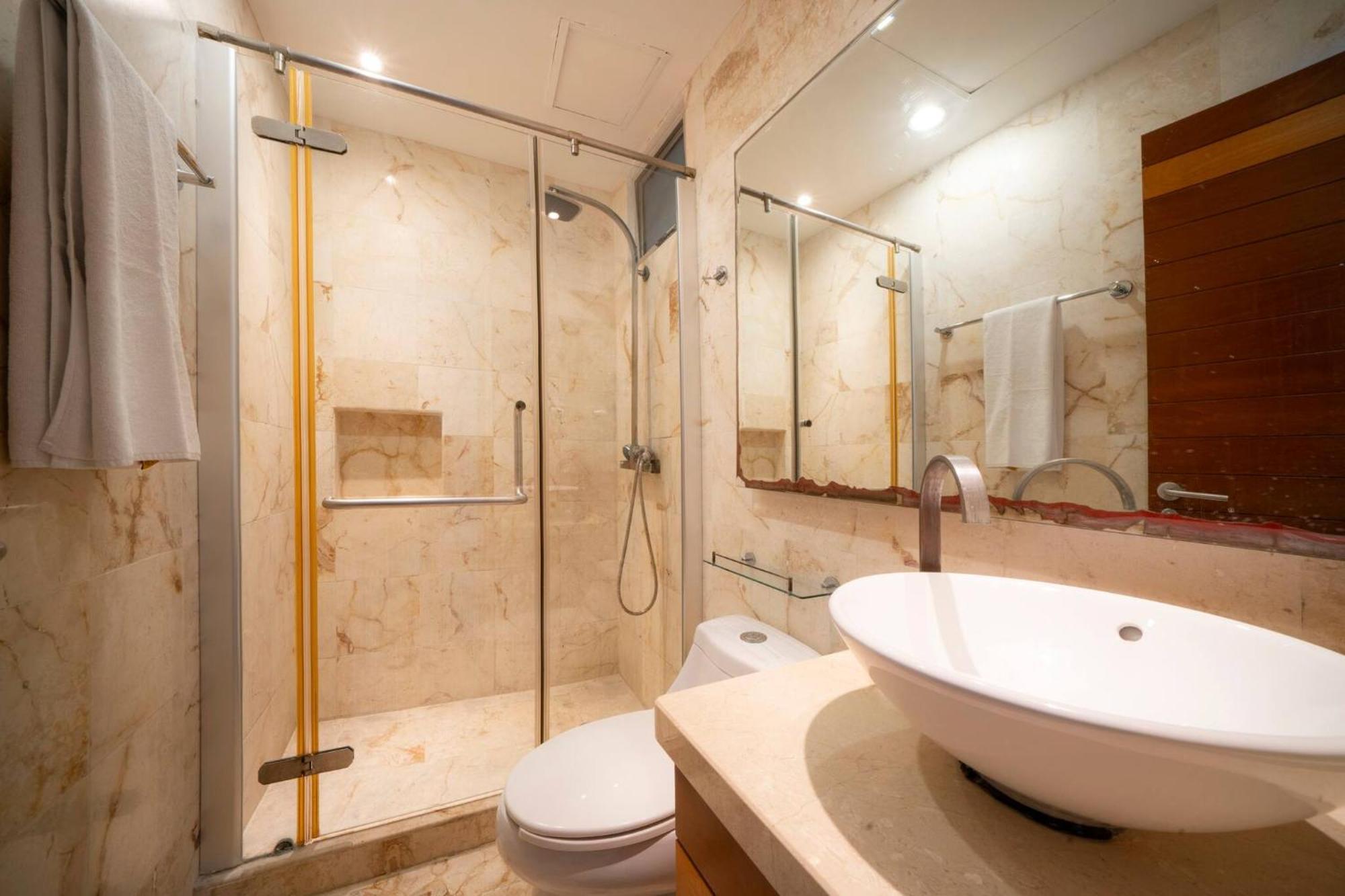 Сasa de vacaciones Beachfront Penthouse With 3 Bedrooms & Ocean View - Nubes *